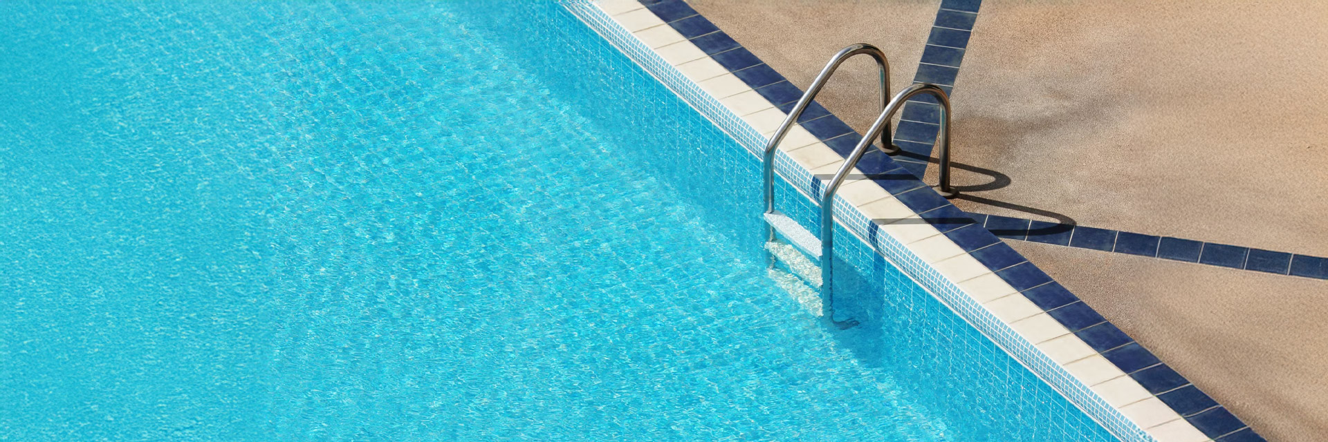 สระว่ายน้ำ