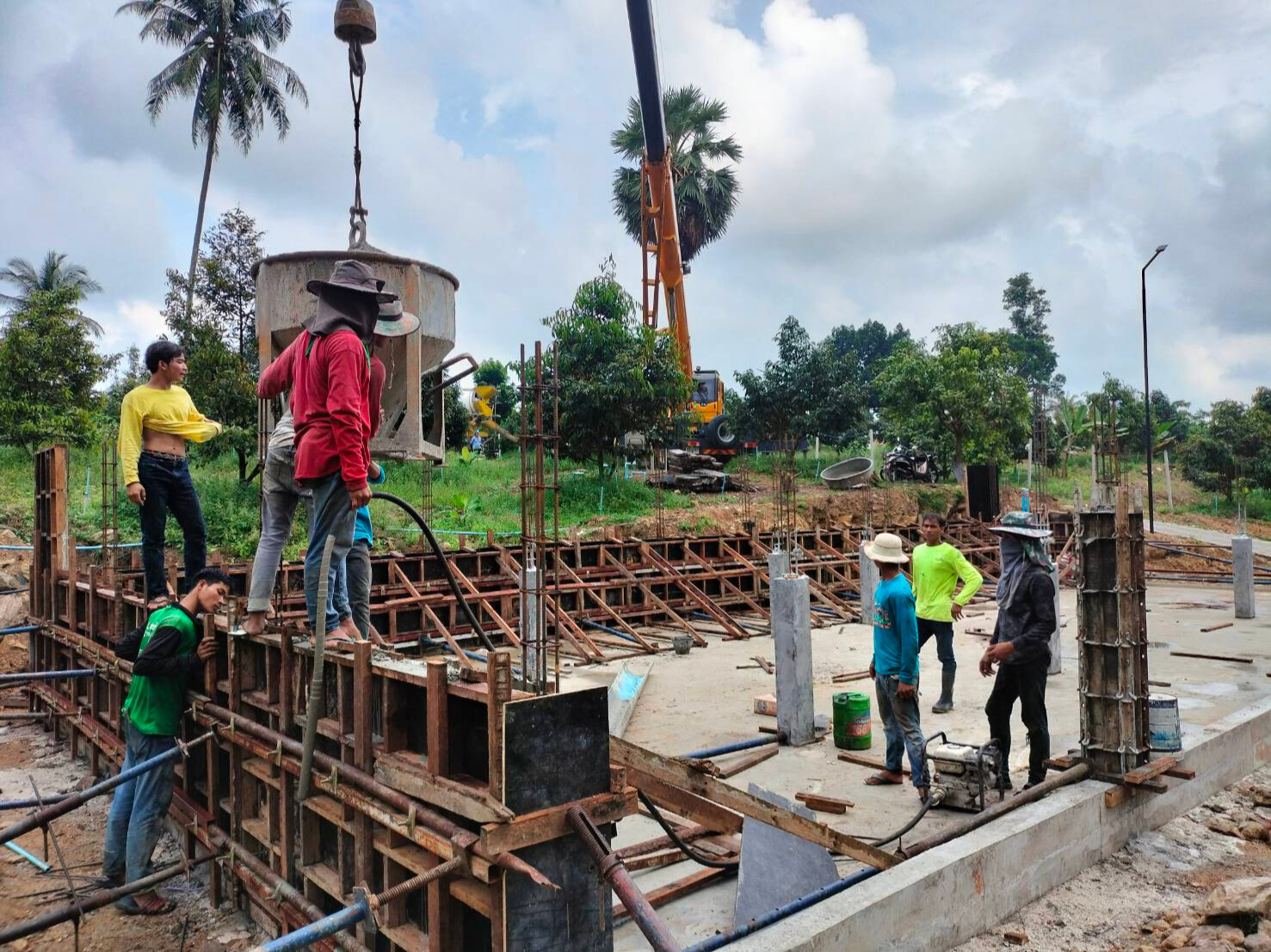 บ้านพักคนงานบนเขา  <br> ซ.น้ำตกเสม็ดชุน  ขนอม