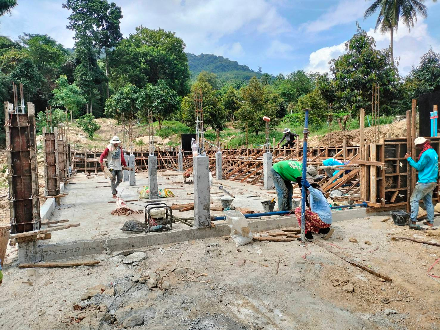 บ้านพักคนงานบนเขา  <br> ซ.น้ำตกเสม็ดชุน  ขนอม
