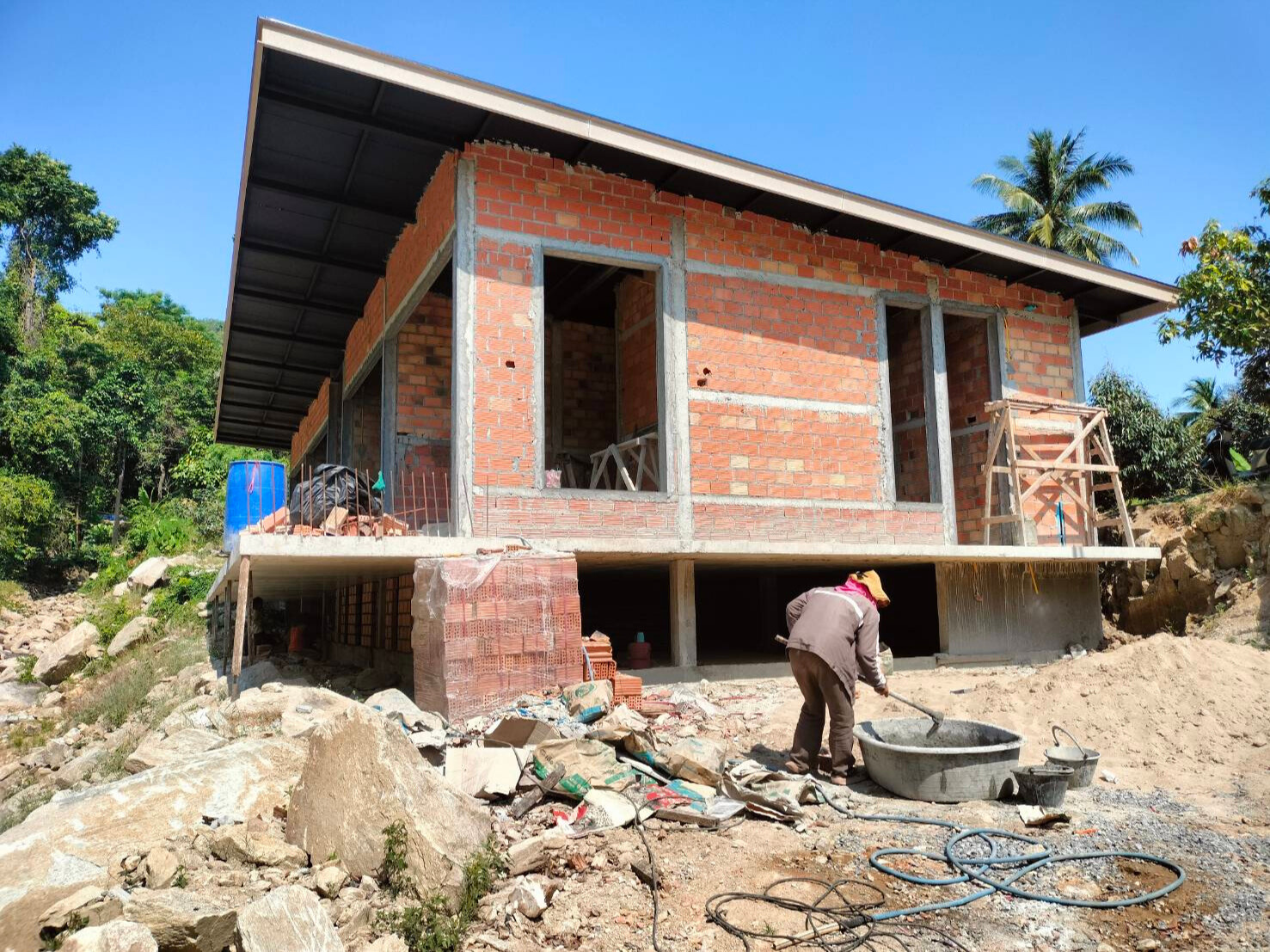 บ้านพักคนงานบนเขา  <br> ซ.น้ำตกเสม็ดชุน  ขนอม