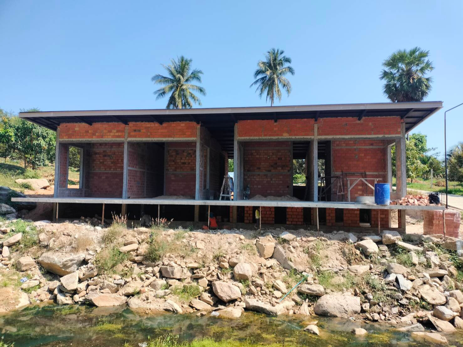 บ้านพักคนงานบนเขา  <br> ซ.น้ำตกเสม็ดชุน  ขนอม