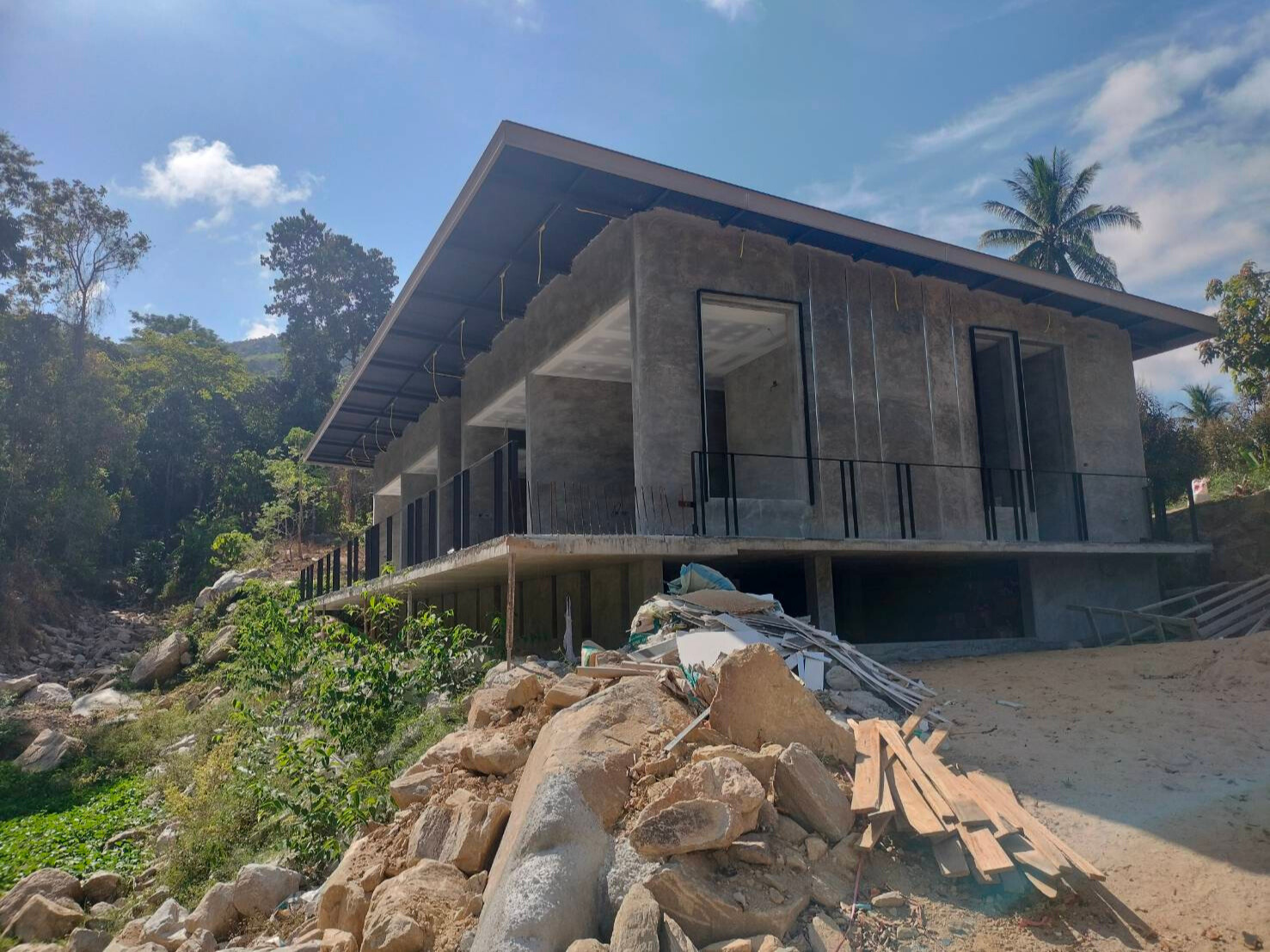บ้านพักคนงานบนเขา  <br> ซ.น้ำตกเสม็ดชุน  ขนอม