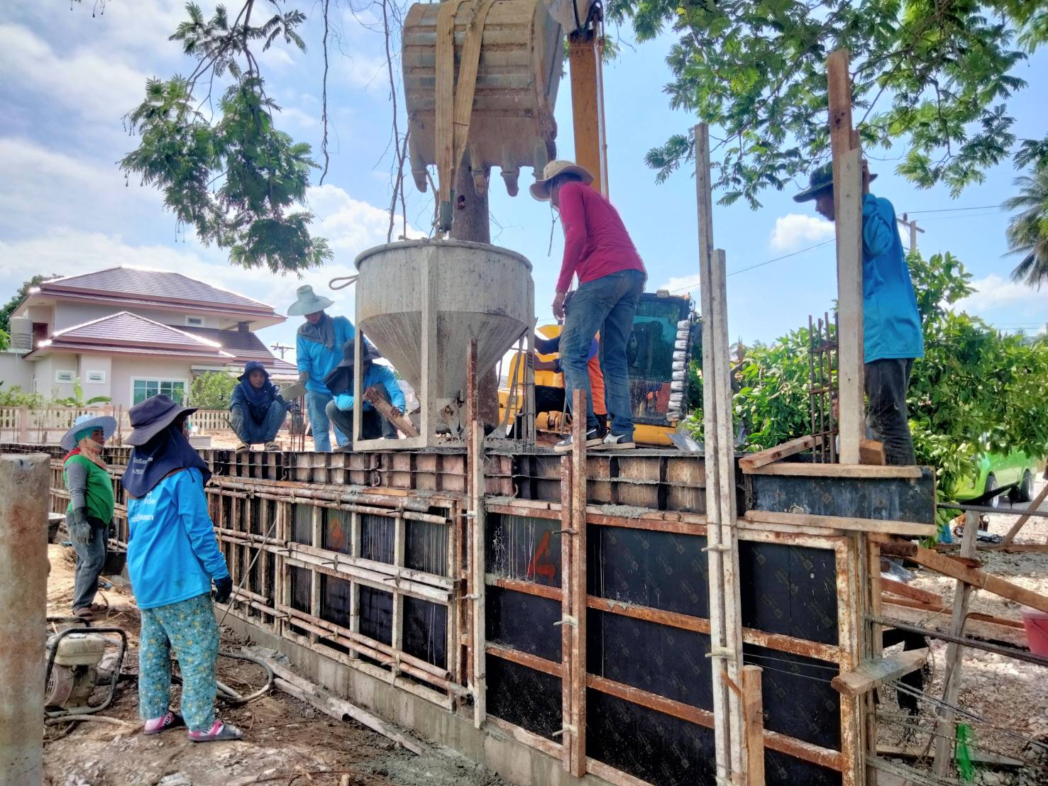 งานกำแพงกันดิน </br>ขนอม