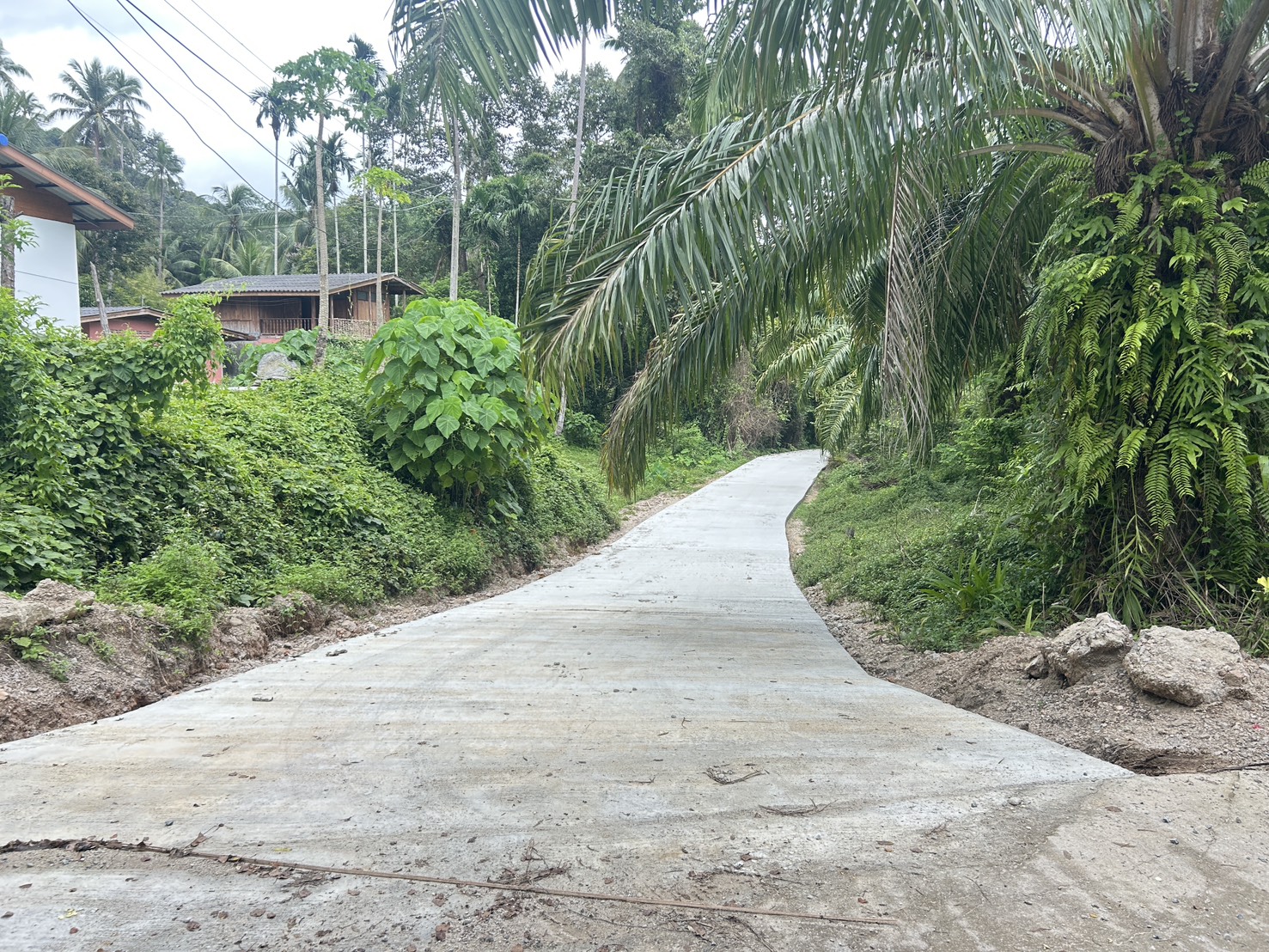 โครงการก่อสร้างถนนคอนกรีต ค.ส.ล. ซอยตาจัน -ยายจุก ขนอม