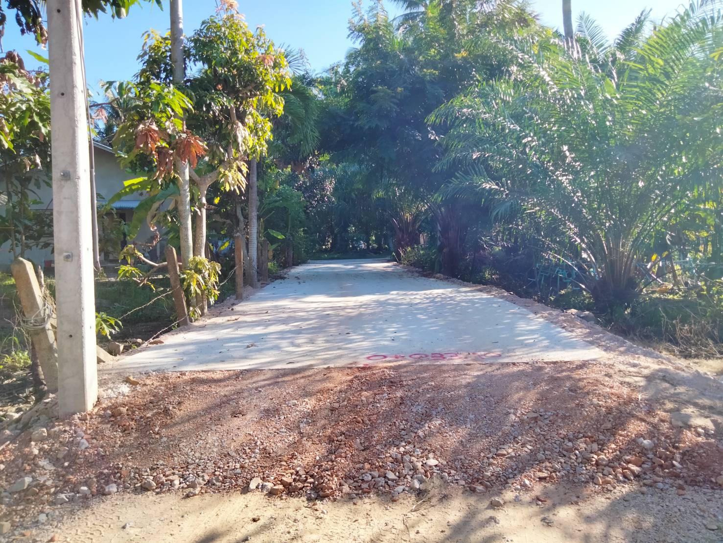 โครงการก่อสร้างถนนคอนกรีต ค.ส.ล. ซอยรวมทรัพย์ ขนอม