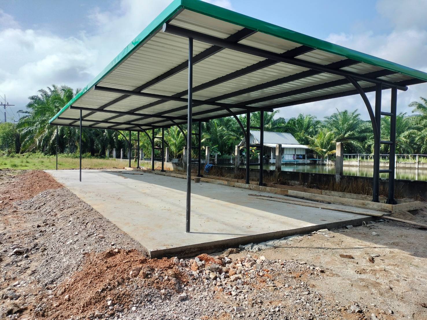 โครงการก่อสร้างหลังคาคลุมเครื่องออกกำลังกาย