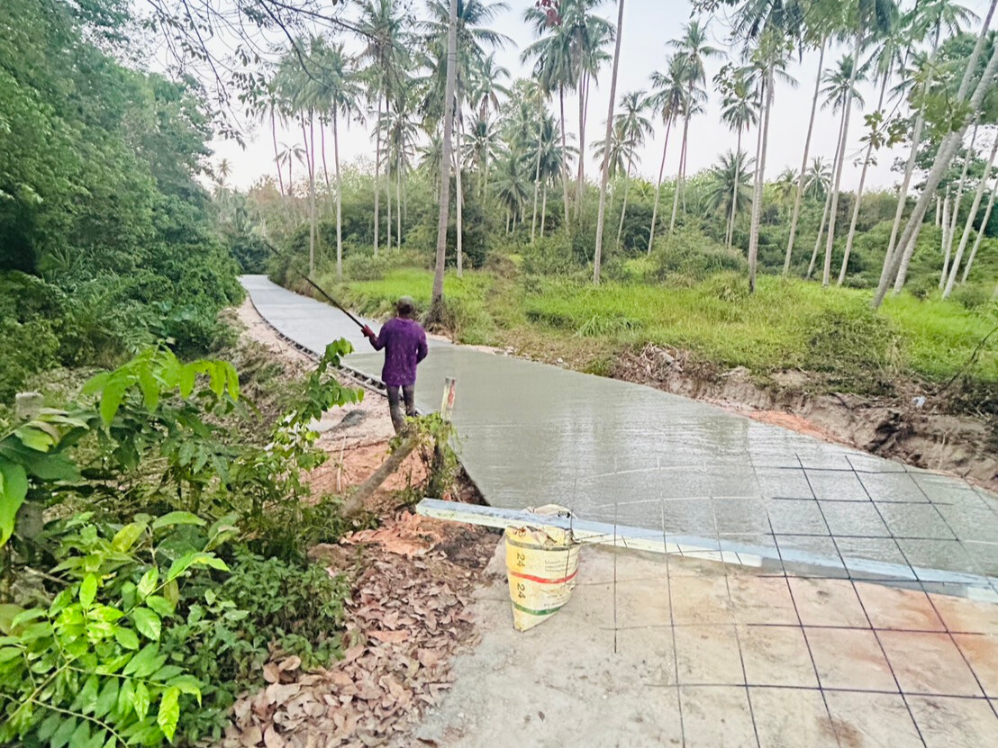 ก่อสร้าง ค.ส.ล.  ซอยตาจัน-ยายจุก